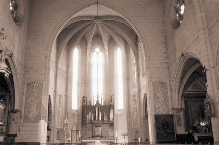 Intérieur ; choeur.