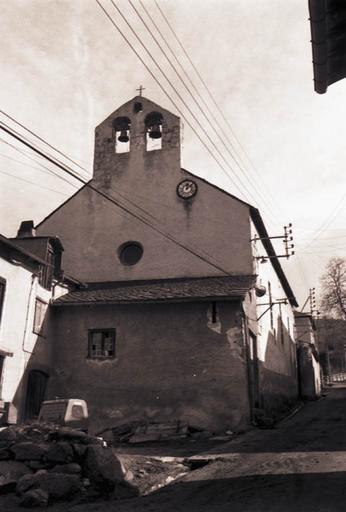 Façade ouest et son clocher.