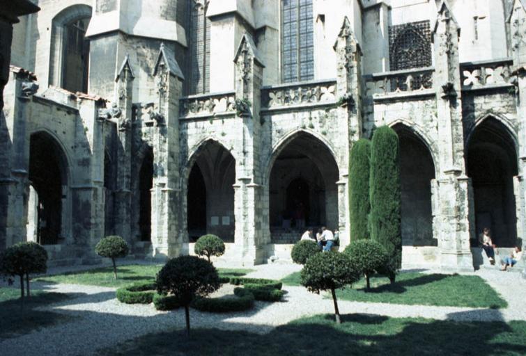 Cloître.