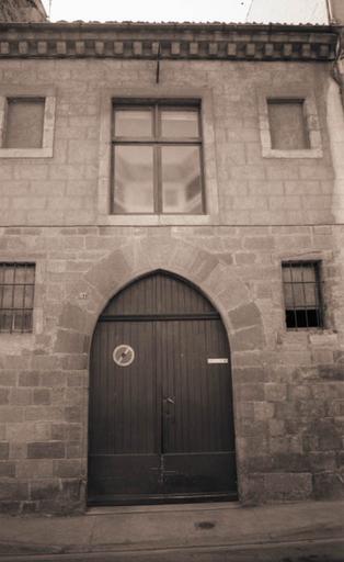 Façade avec ses arcades.