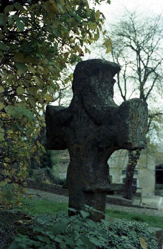 Croix de carrefour.