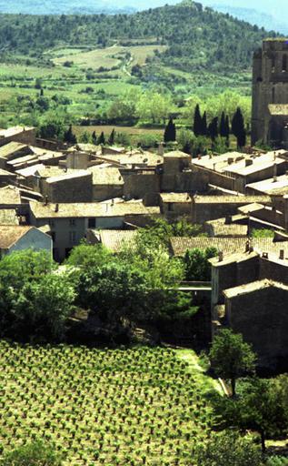 Vue du village et de ses environs.