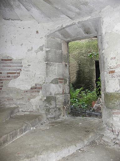 Intérieur. Escalier en vis, au rdc.