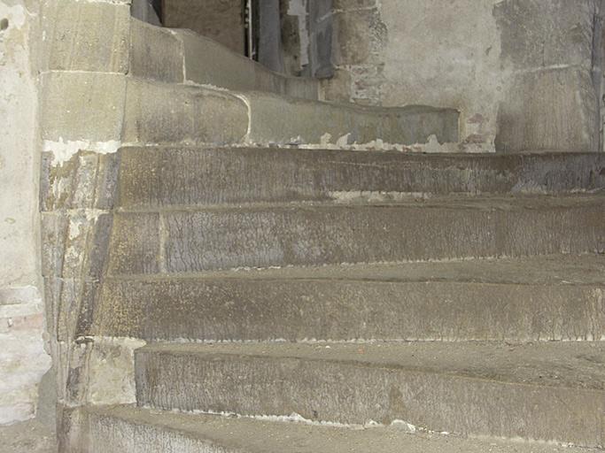 Intérieur. Escalier en vis.