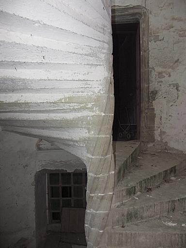 Intérieur. Escalier en vis.