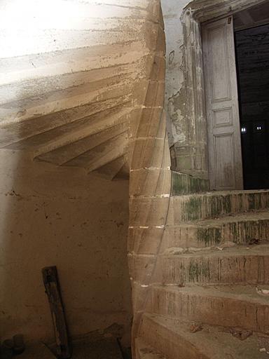 Intérieur. Escalier en vis.