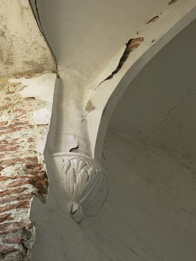 Intérieur. Escalier en vis : coupole.