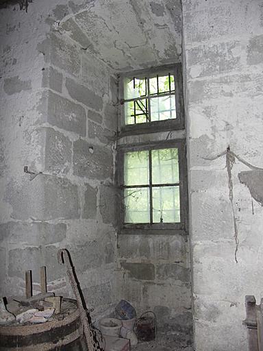 Intérieur. Pièce de l'ancien logis (au nord est).