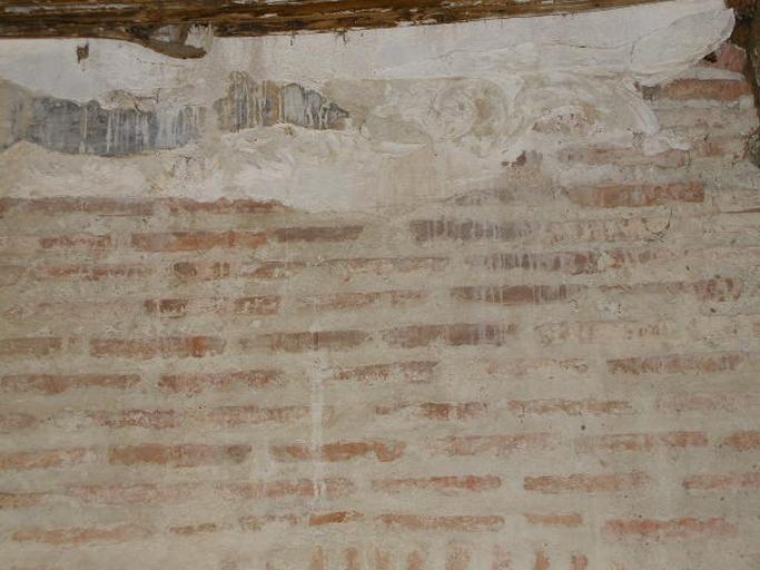 Intérieur. 1er étage de l'ancien logis : pièce d'apparat située côté nord, traces de peintures.