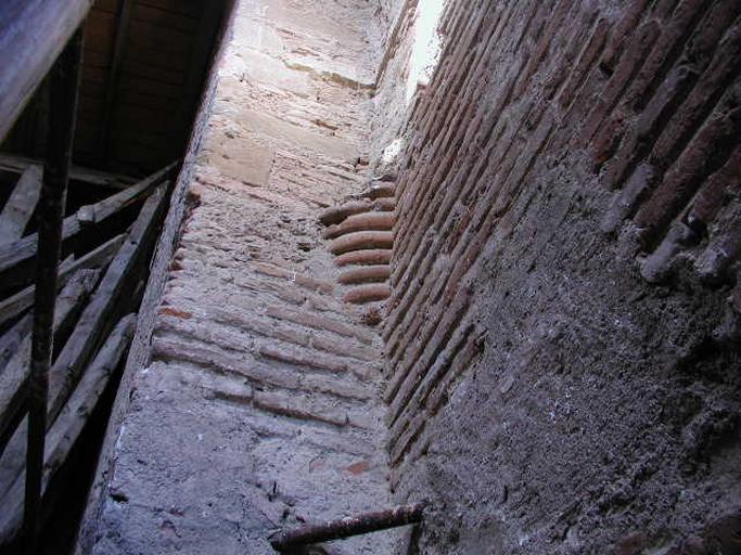 Tour de l'escalier en vis de l'ancien logis.