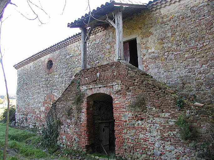 Bâtiments annexes : écurie.