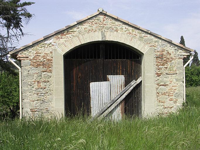 Bâtiments annexes : « couverte ».