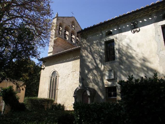 Clocher et chapelle Ardène vus depuis le calvaire.