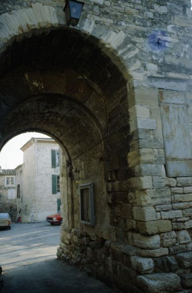 Porte sud dite tour de l'Horloge.