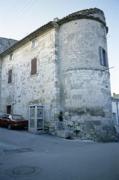 Ancienne église romane paroissiale.