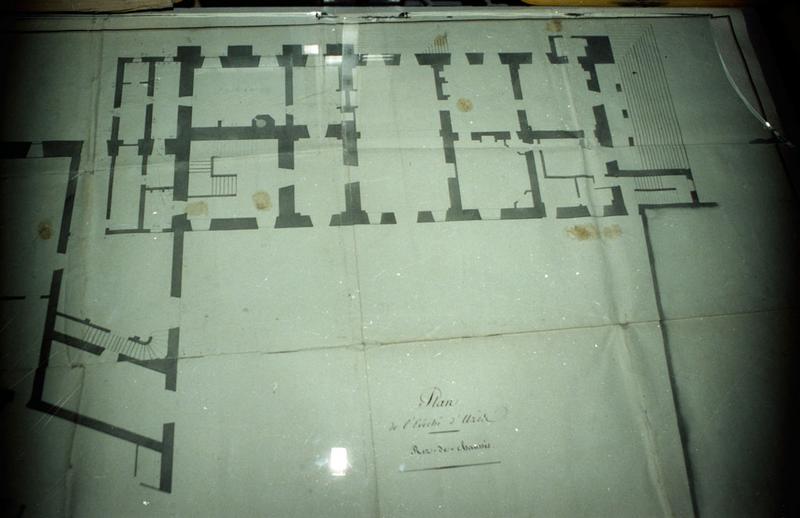 Plan du rez-de-chaussée du palais et des écuries par Simon Durant conservé aux Archives départementales, 1823.