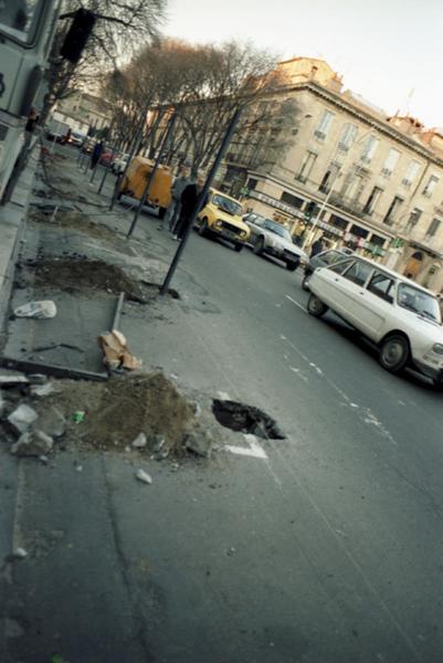 La colonnade avant transfert sur l'aire d'autoroute de Caissargues.