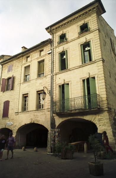 Place de la République ; place aux herbes