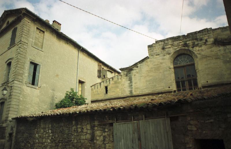 Façade ouest de l'église et aile sud du séminaire.