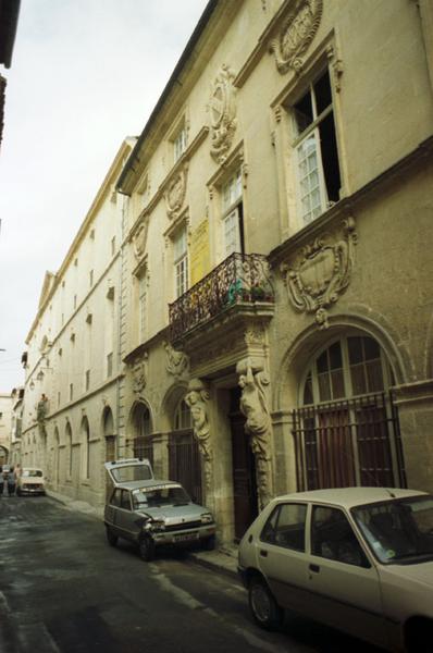 Façade sur rue.