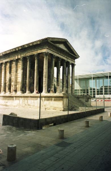 Maison Carrée