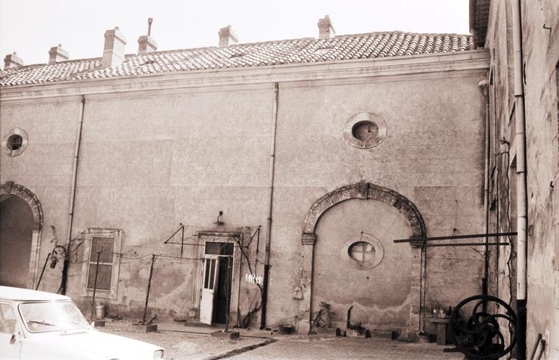 Façades sur cour.