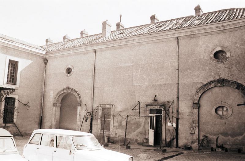 Façades sur cour.