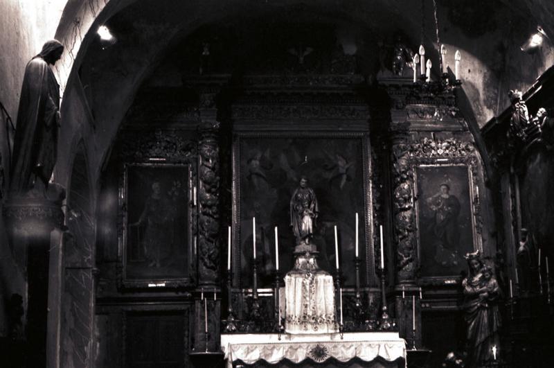 Vue du choeur ; retable. - © Monuments Historiques
