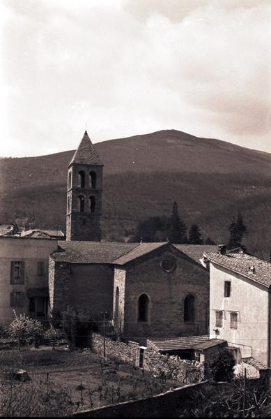 Vue d'ensemble ; clocher.