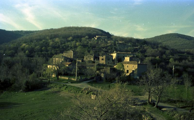 Vue du village et de l'église.