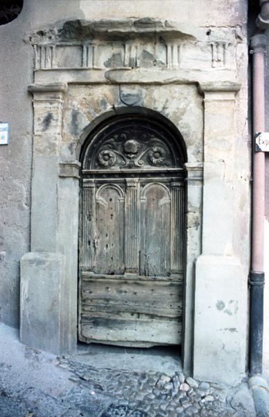 Porte XVIIe siècle.