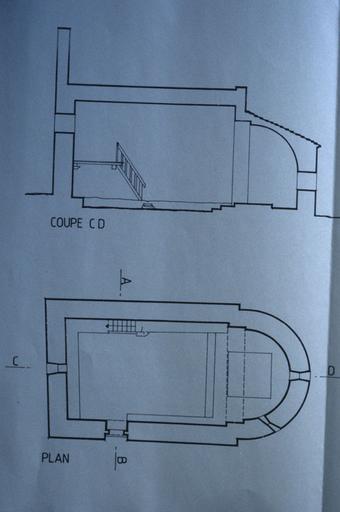 Coupe CD ; plan.