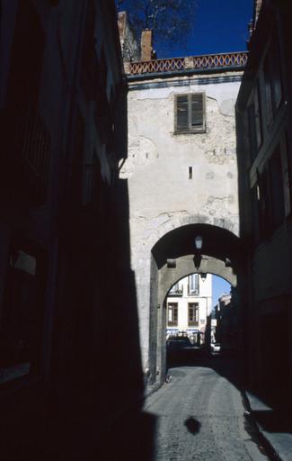 Porte de France.