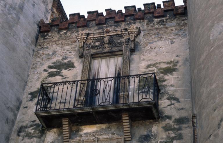 Balcon sur la porte de France.