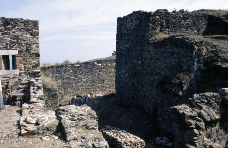 Bâtiments du fort.