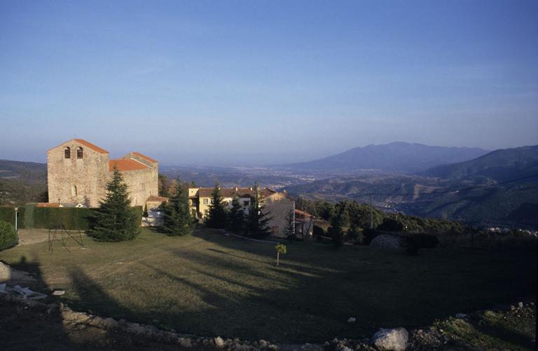 Vue générale du village et de l'église.