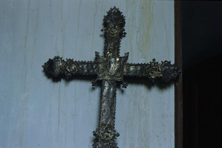 Croix de procession en argent.