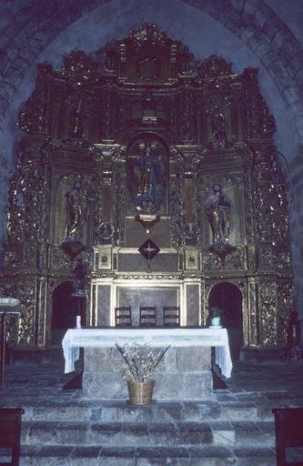 Vue générale ; statues : Vierge, sainte, saint Isidore, saint Joseph, saint Jean-Baptiste.