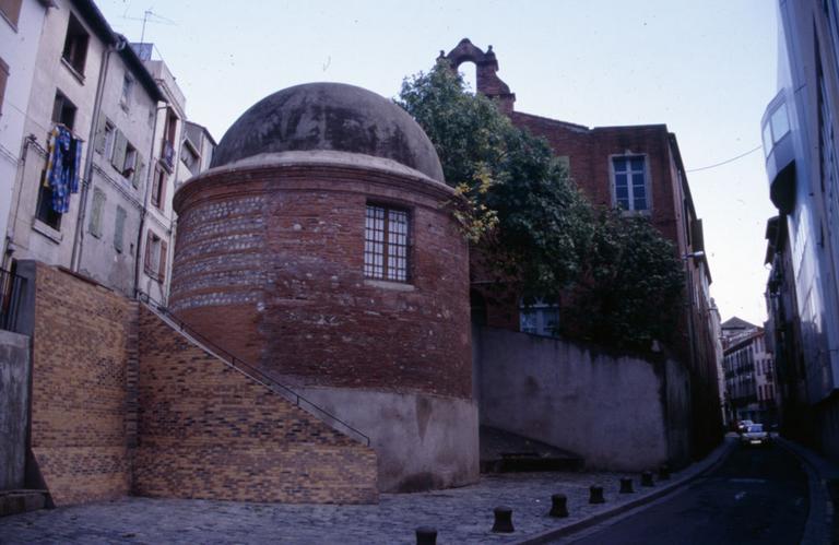 Arrière de l'Université, ancien amphithéâtre d'anatomie et clocher.