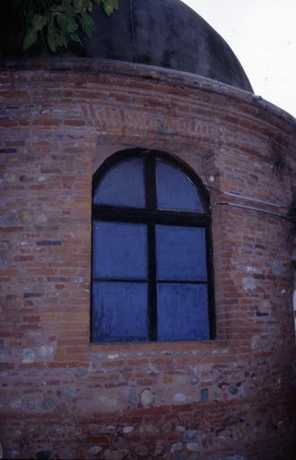 Ancien amphithéâtre d'anatomie ; détail d'une fenêtre.