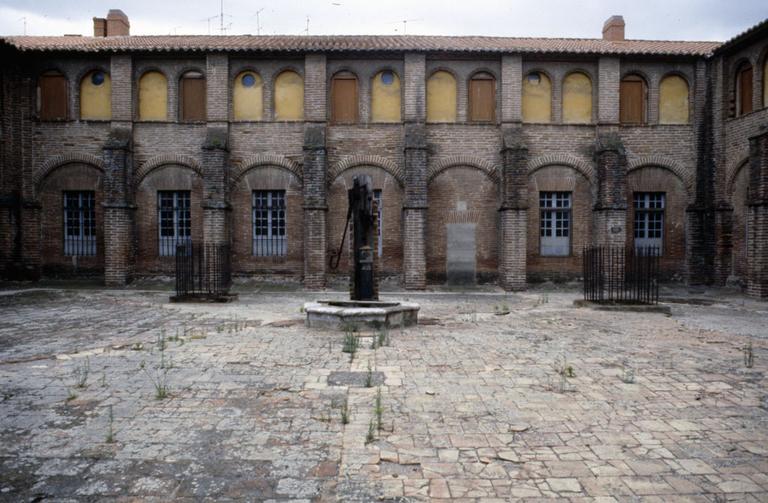 Ancien cloître.