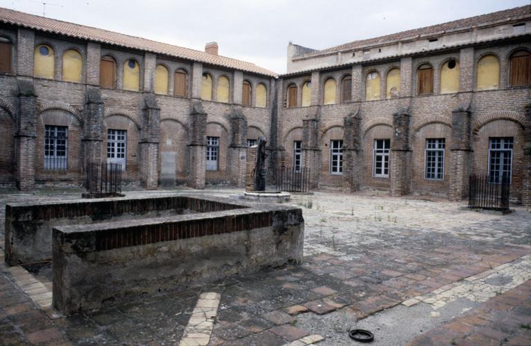 Ancien cloître.