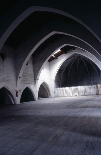 Intérieur ; église ; partie est.