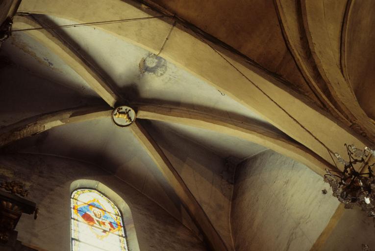 Intérieur ; voûtes d'une chapelle.