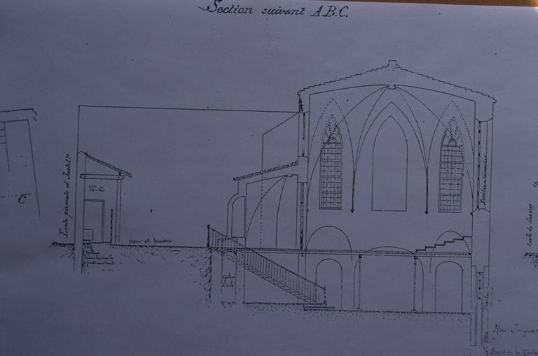 Plan du couvent ; coupe depuis l'abside.