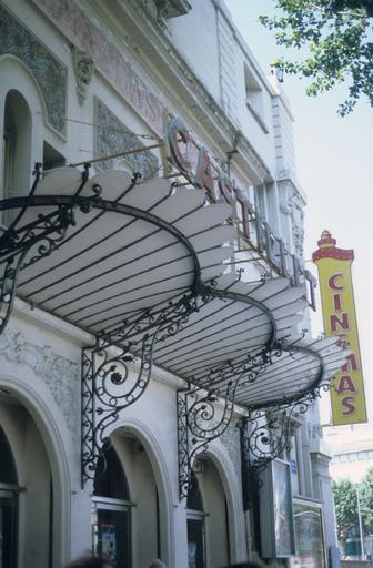 Vue générale de la façade principale.