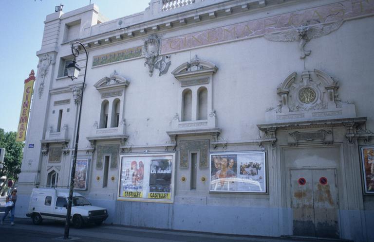 Vue générale de la façade de droite.