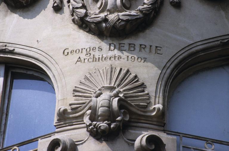 Signature de l'architecte Georges Debrié 1907.