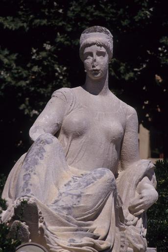 Statue ; détail.