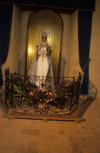 Statue de la Vierge.